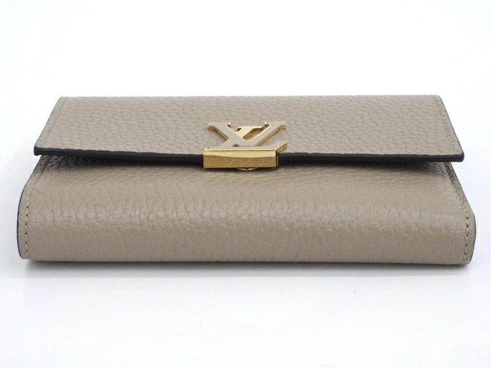 LOUIS VUITTON Portefeuille Capucines Compact Galet Greige Gray Leather Wallet - Picture 4 of 8